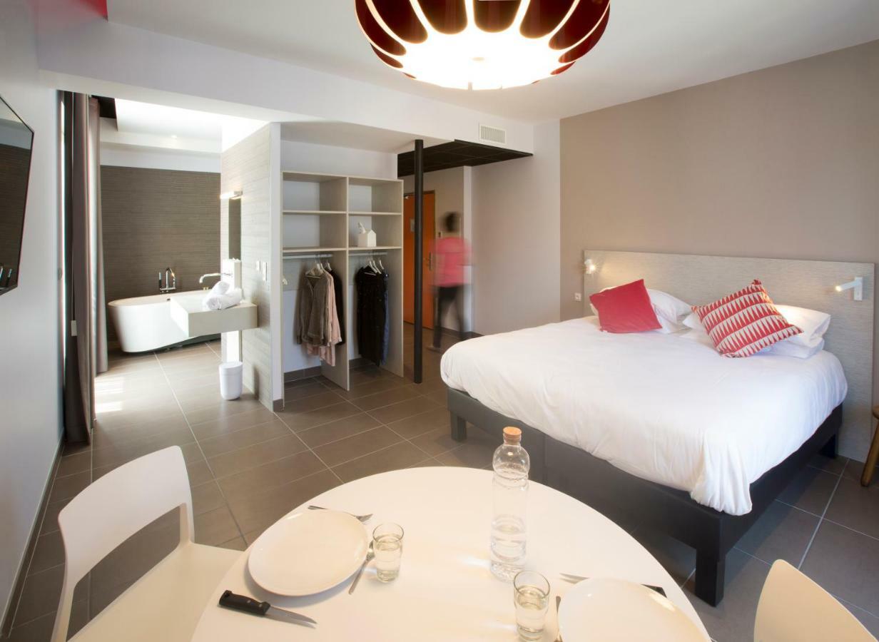 Appart'Hotel Les Fleurines By Urban Style Villefranche-de-Rouergue Kültér fotó